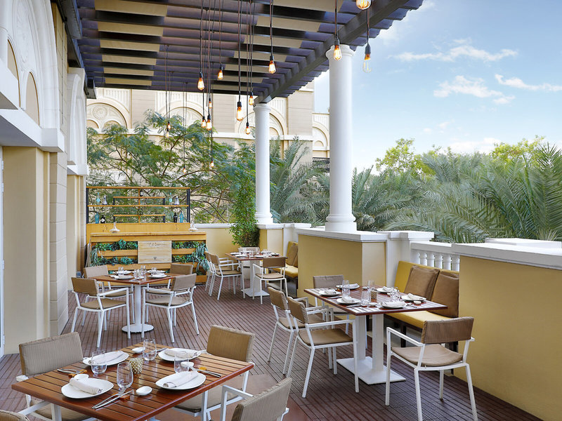 Le Meridien Mina Seyahi Beach Resort & Marina 50