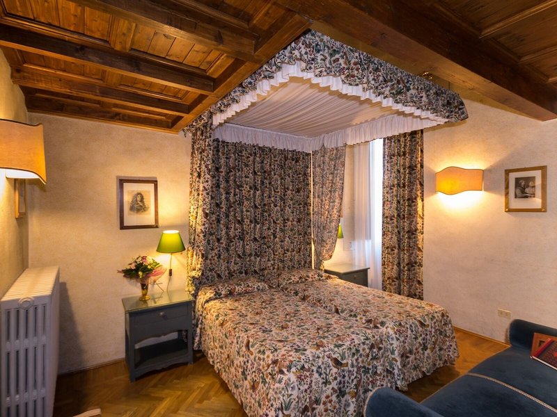 Loggiato Dei Serviti 26 - Room Example