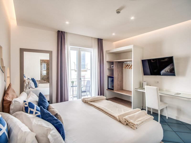 Hotel Sorrento City 18
