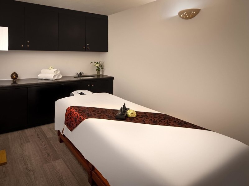 Raffles Le Royal 23
