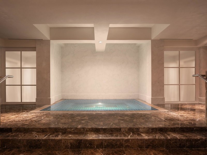 Raffles Le Royal 24