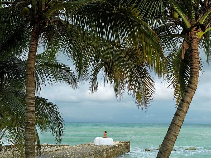 Round Hill Hotel & Villas 9