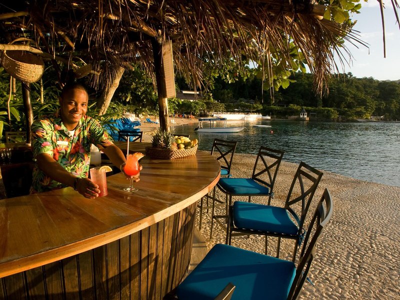 Round Hill Hotel & Villas 12