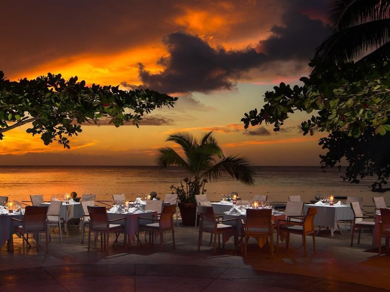 Round Hill Hotel & Villas 16