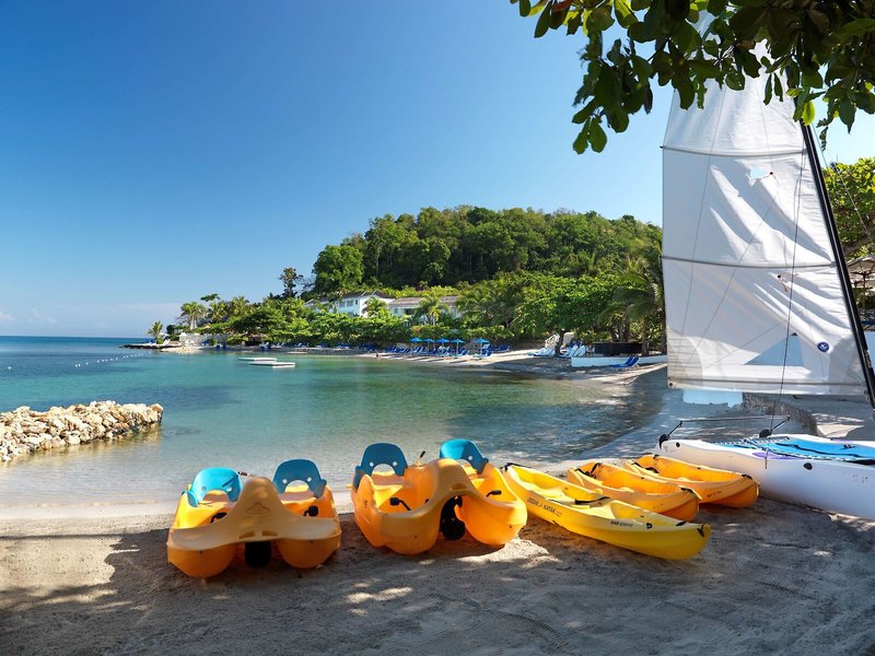 Round Hill Hotel & Villas 19