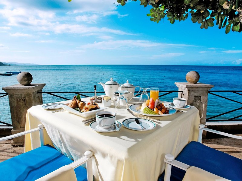 Round Hill Hotel & Villas 25