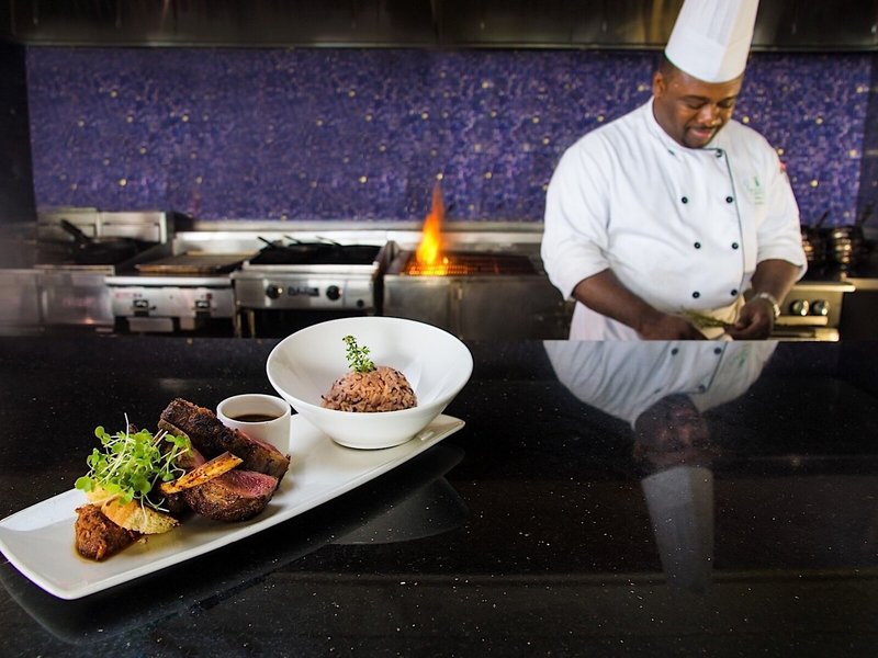 Round Hill Hotel & Villas 26