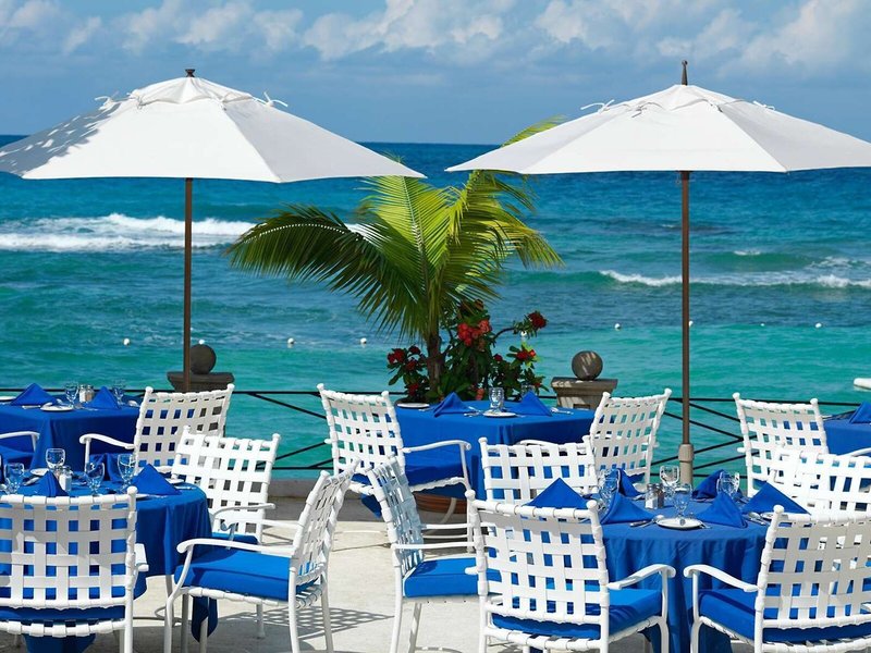 Round Hill Hotel & Villas 30