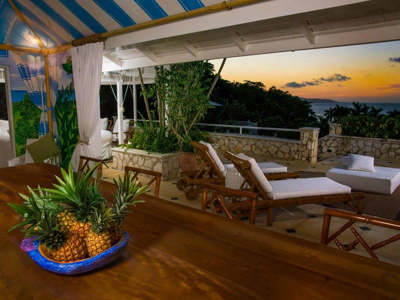 Round Hill Hotel & Villas 34