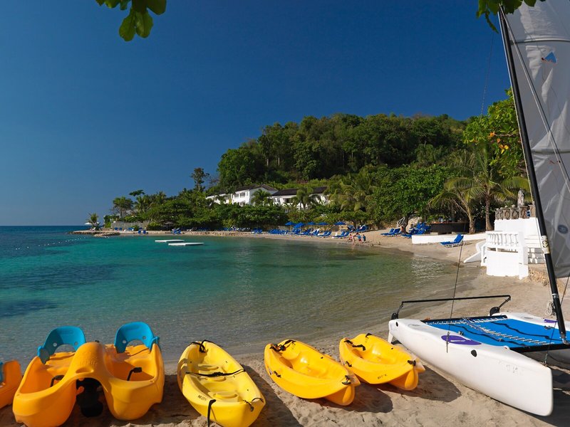 Round Hill Hotel & Villas 40