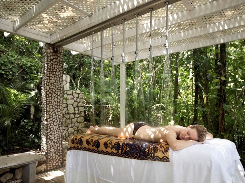 Round Hill Hotel & Villas 41