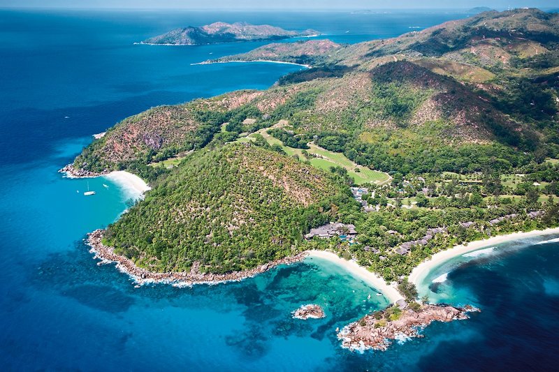 Constance Lemuria 14