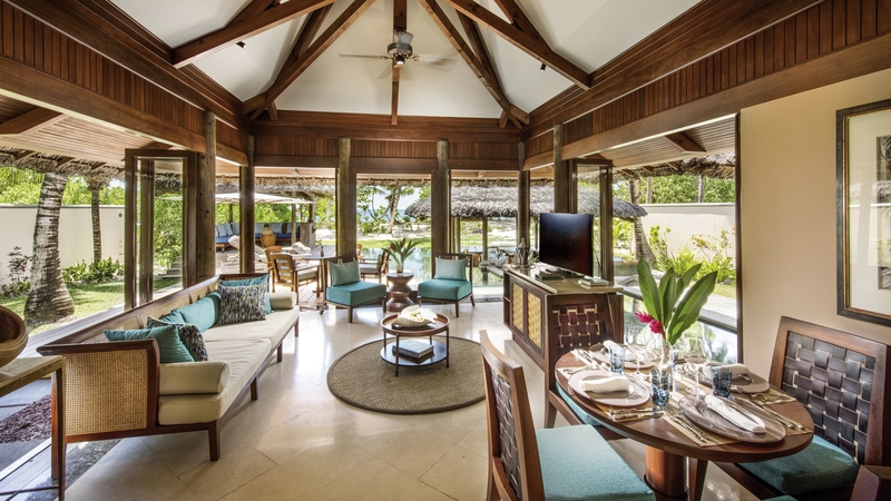 Constance Lemuria 25