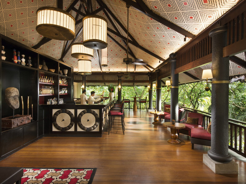 Constance Lemuria 39