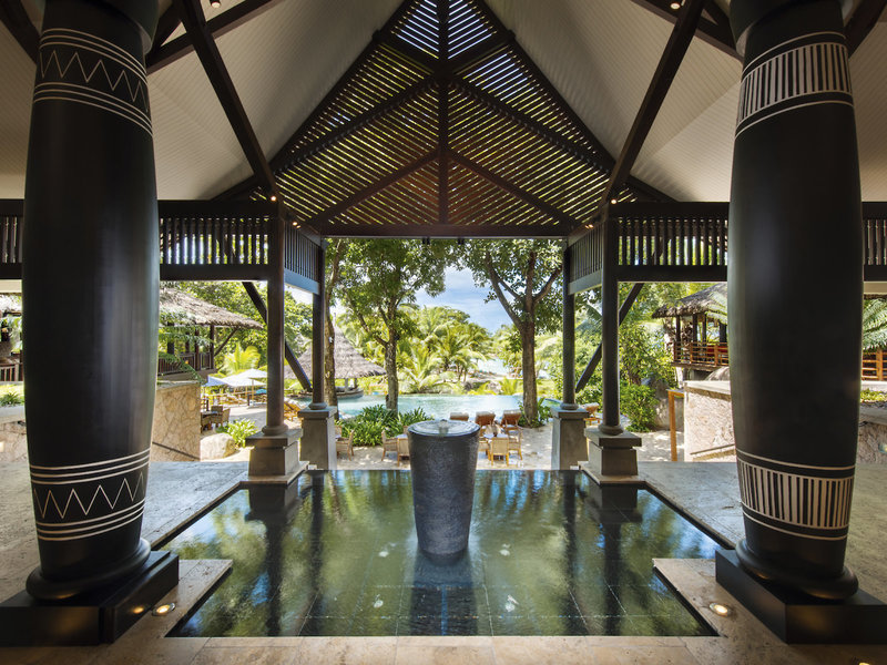 Constance Lemuria 27