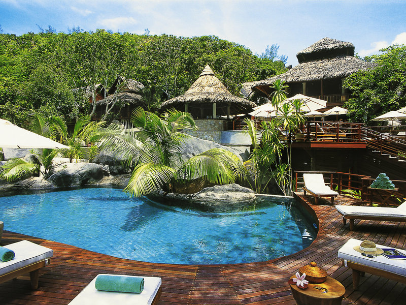 Constance Lemuria 24