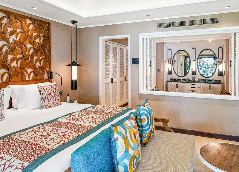 Constance Lemuria 11