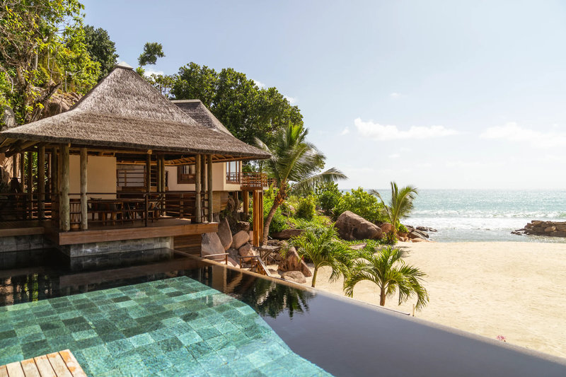 Constance Lemuria 14