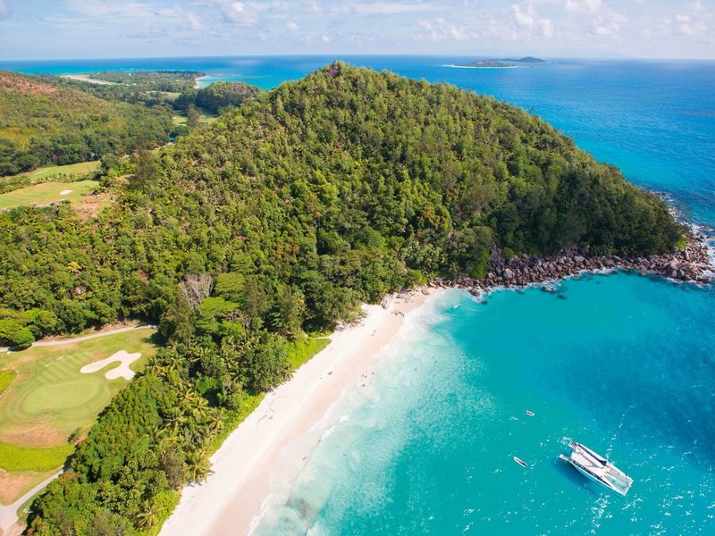 Constance Lemuria 15