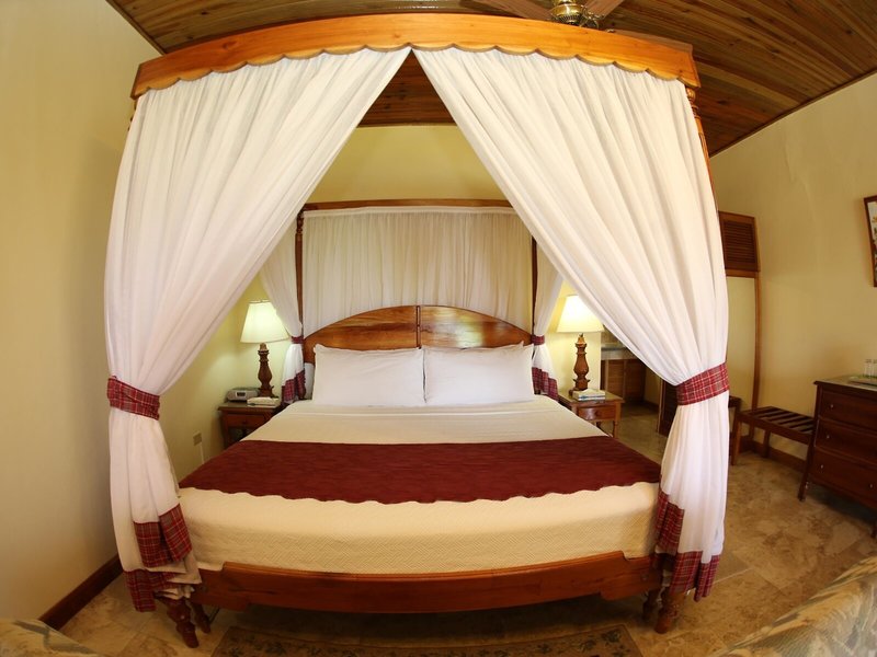 Charela Inn 44