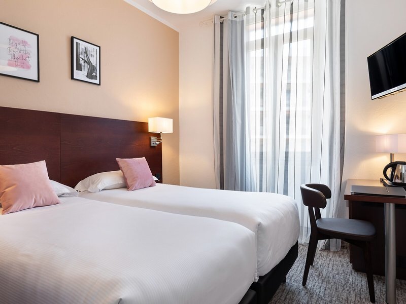 Hotel The Originals des Orangers Cannes 44 - Room Example