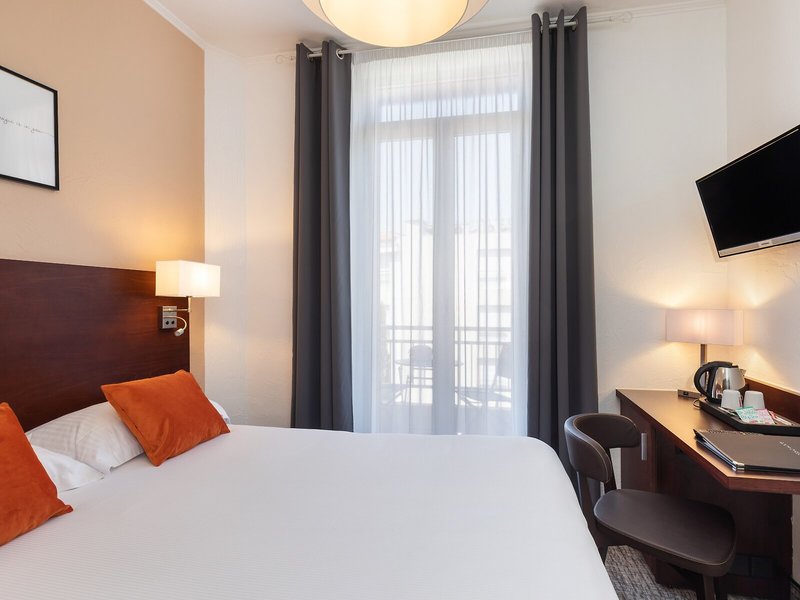 Hotel The Originals des Orangers Cannes 45 - Room Example