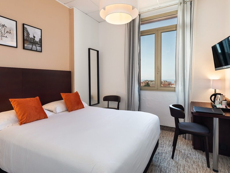 Hotel The Originals des Orangers Cannes 47 - Room Example
