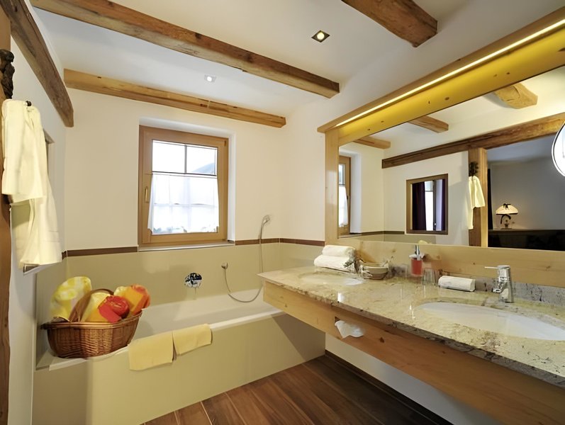 1. Almwellness-Hotel Tuffbad 2