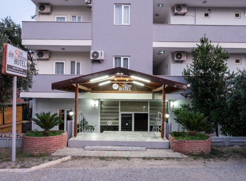 Side Spring Hotel 4