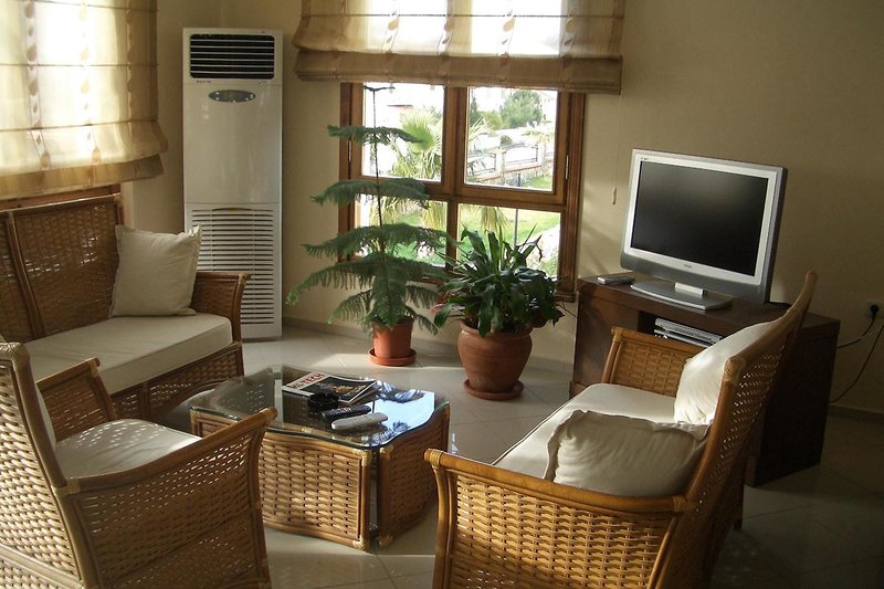 Perdikia Hill Family Resort & Villas 8
