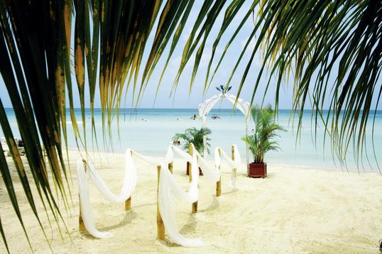 Couples Swept Away 32