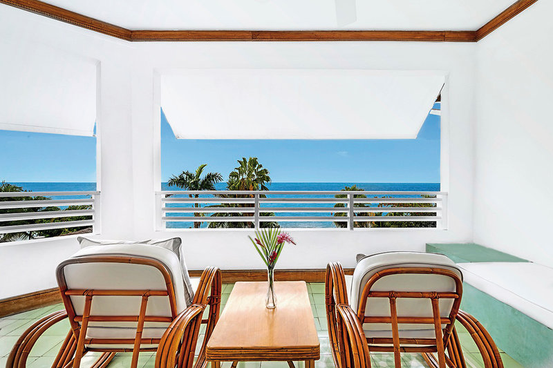 Couples Swept Away 28