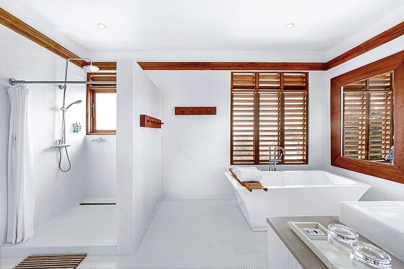 Couples Swept Away 29