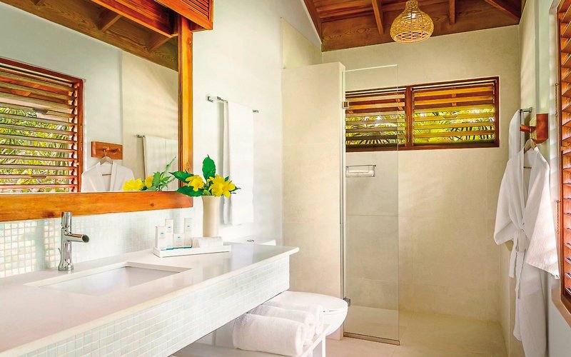 Couples Swept Away 32