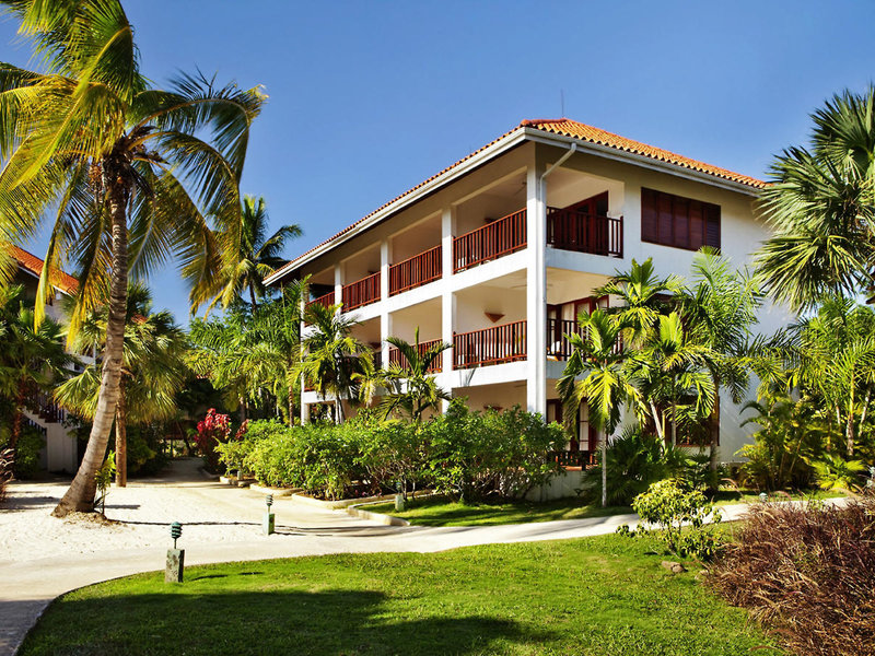 Couples Swept Away 1