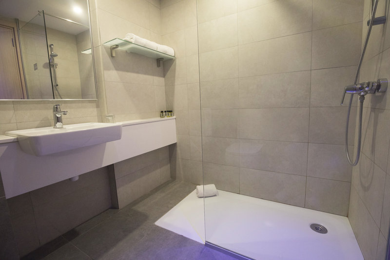 Evalena Beach 11 - Bathroom Example