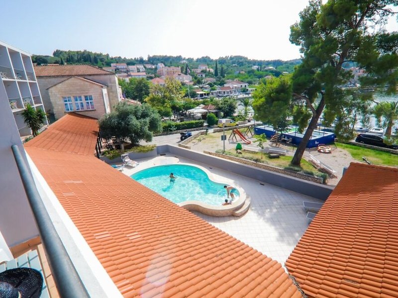Hotel Lumbarda 13