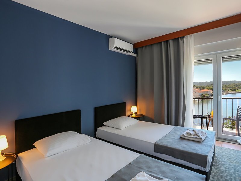 Hotel Lumbarda 48