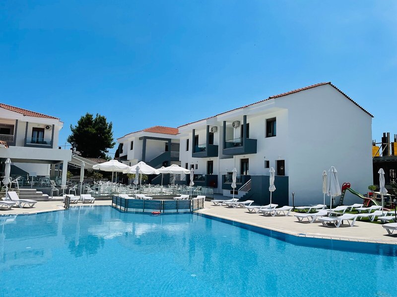 Acrotel Lily Ann Village 8