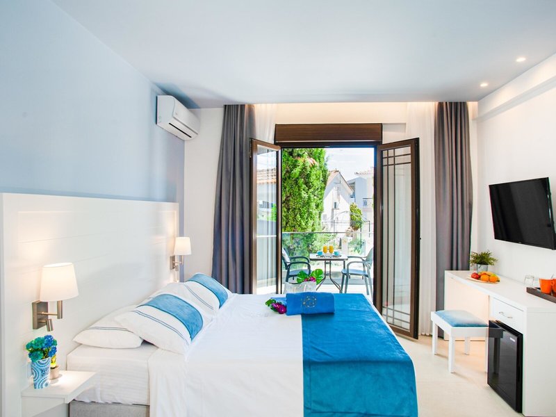 Acrotel Lily Ann Village 34