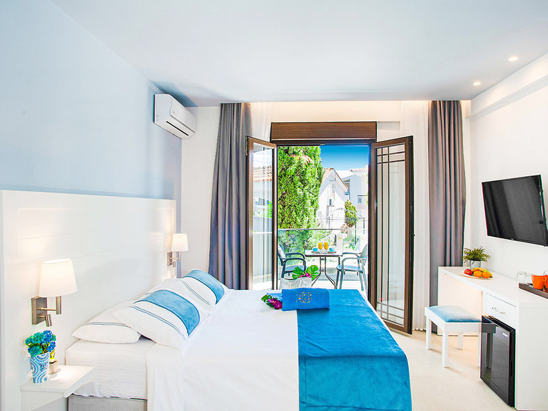 Acrotel Lily Ann Village 8