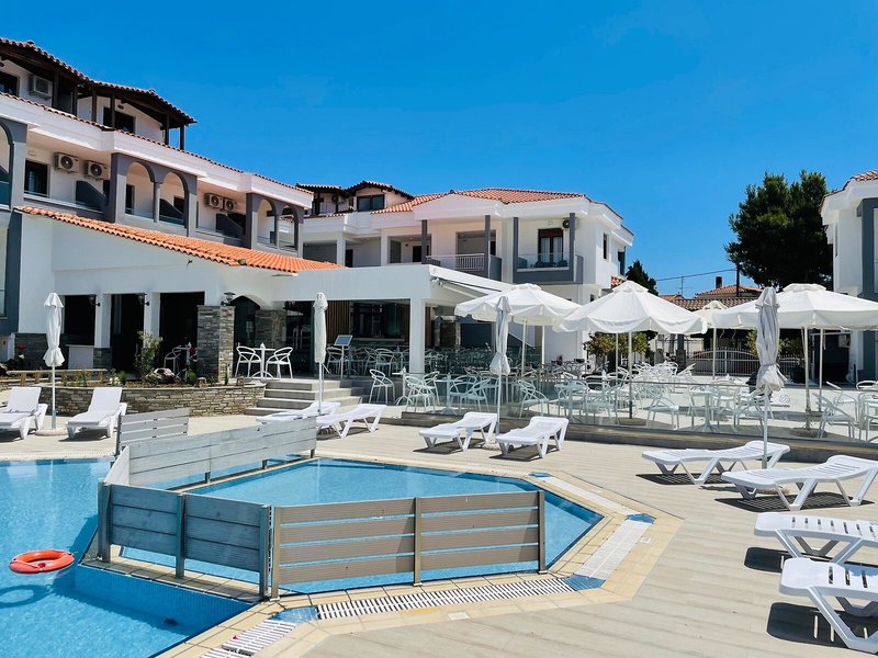 Acrotel Lily Ann Village 7