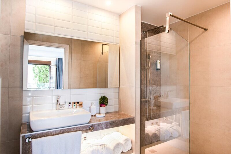 Acrotel Lily Ann Village 9