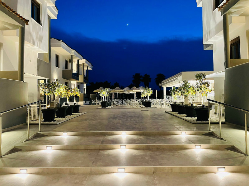 Acrotel Lily Ann Village 8