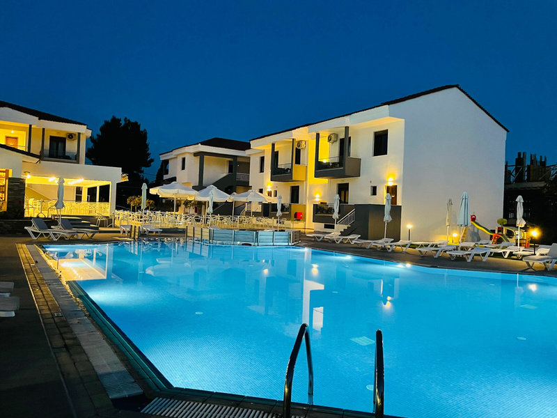 Acrotel Lily Ann Village 9