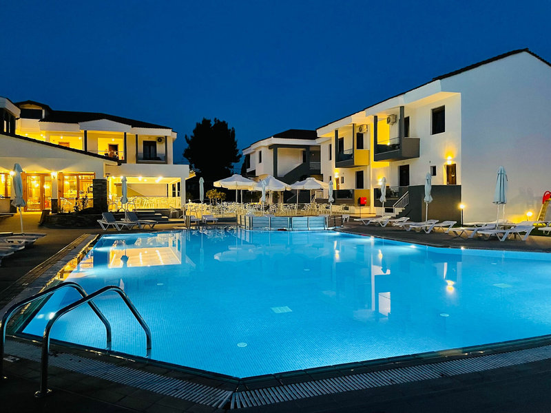 Acrotel Lily Ann Village 10