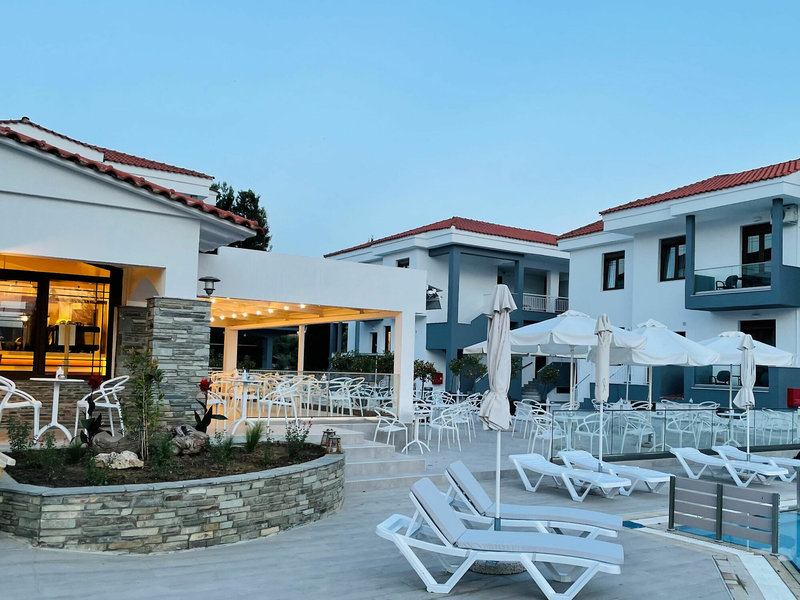 Acrotel Lily Ann Village 13