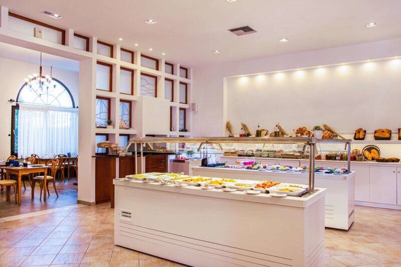 Acrotel Lily Ann Village 8