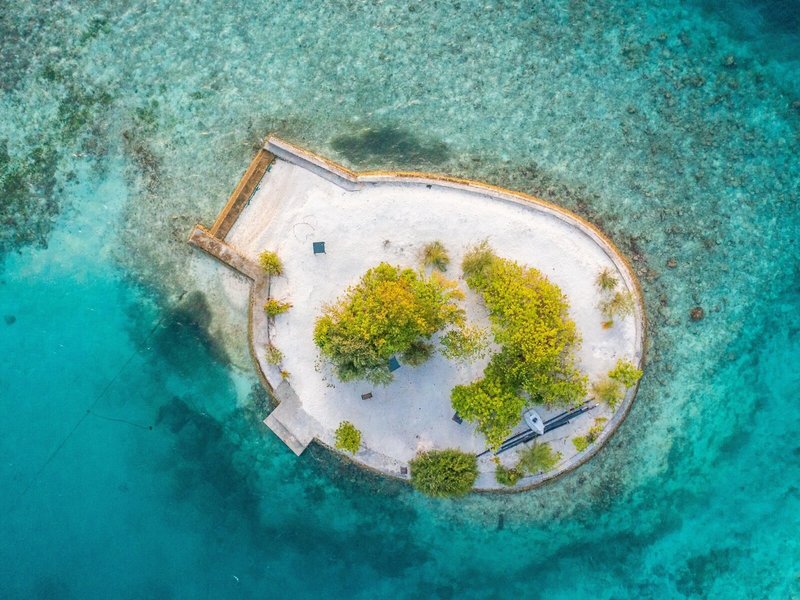 Lily Beach Resort & Spa Huvahendhoo 8