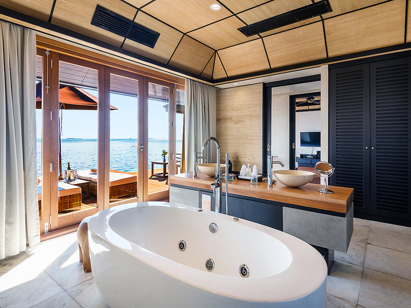 Lily Beach Resort & Spa 12